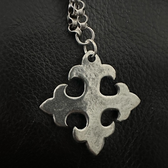 Chunky Silver Necklace with Ornate Pendant - Picture 7 of 8